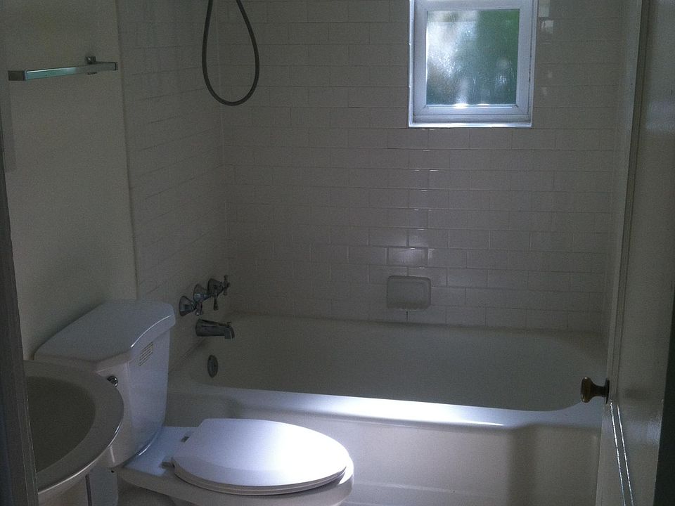 2nd image of 256 Edgewood Rd