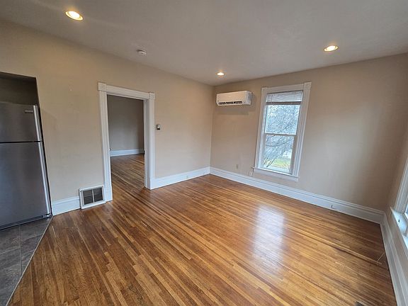 5th image of 2217 W 5th Ave