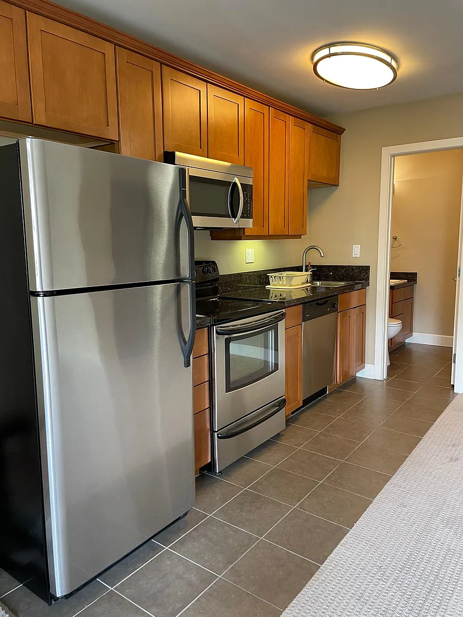 Building Photo - 10982 Roebling Ave #544