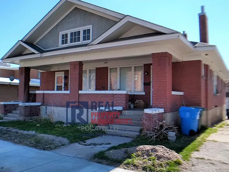 339 1/2 S Garfield Ave — Photo 1