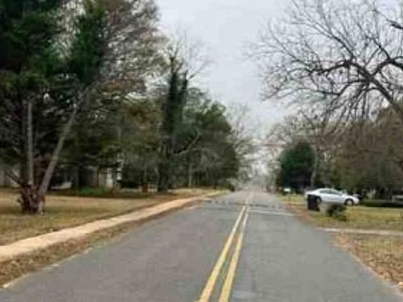 Exterior Neighborhood (street photo)
