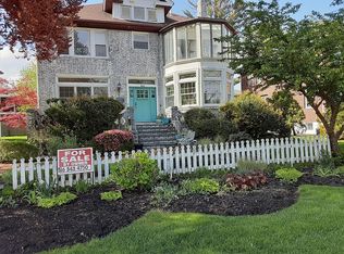 920 Greenfield Rd, Woodmere, NY 11598