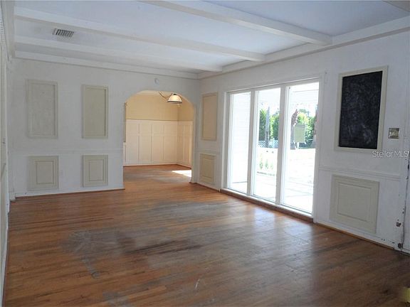 2nd image of 2937 Cleveland Heights Blvd