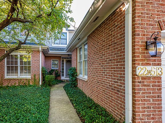 4th image of 22W513 Parkview Dr