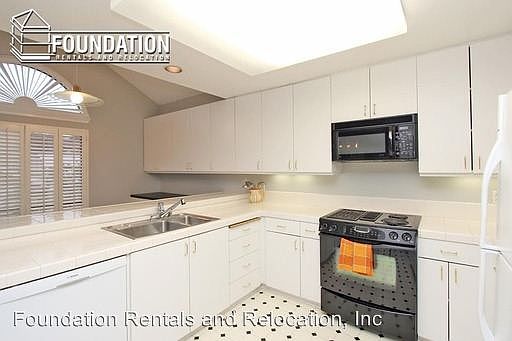 2nd image of 126 Eucalyptus Knoll St