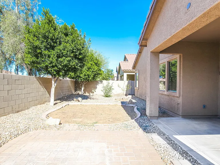 22110 N 104th Ln — Photo 15