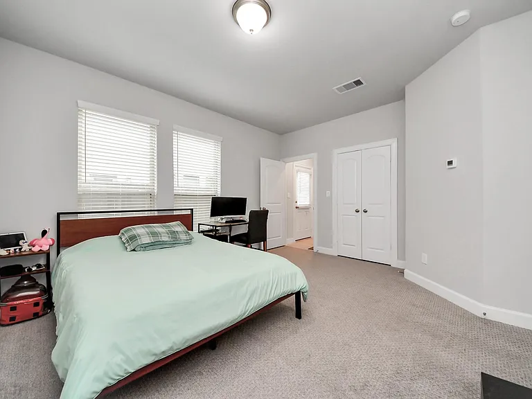 2014 Windsor Meadow Trce — Photo 4