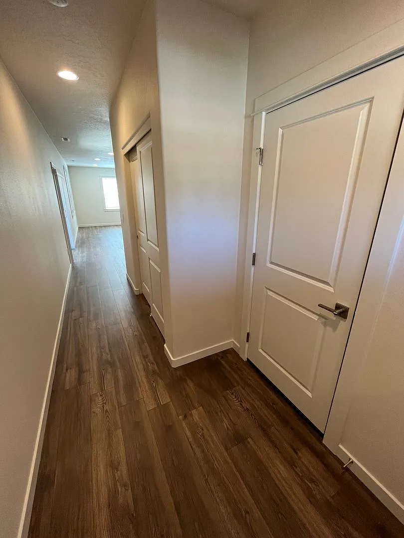 Newer Townhome in Midtown Bend with Deposit Special — Photo 2
