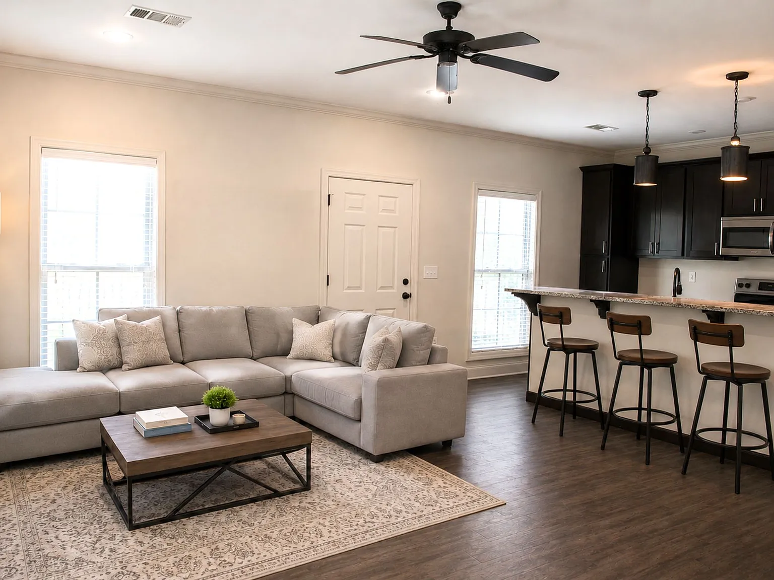 3 bed, 3.5 bath, 2031 sqft, $3,270 — Photo 3