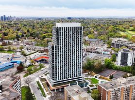 60 Central Park Dr