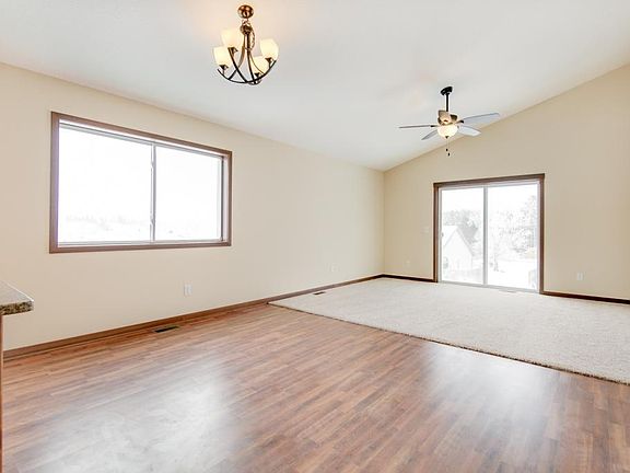 5th image of 294 Harriman St