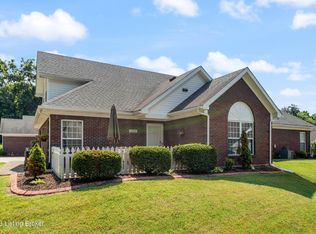 6104 Apple Creek Rd, Louisville, KY 40219