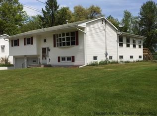 32 Kalina Dr, Saugerties, NY 12477