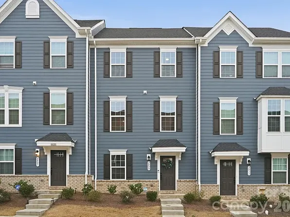 2409 Autumn Olive Ln, Matthews, NC 28104