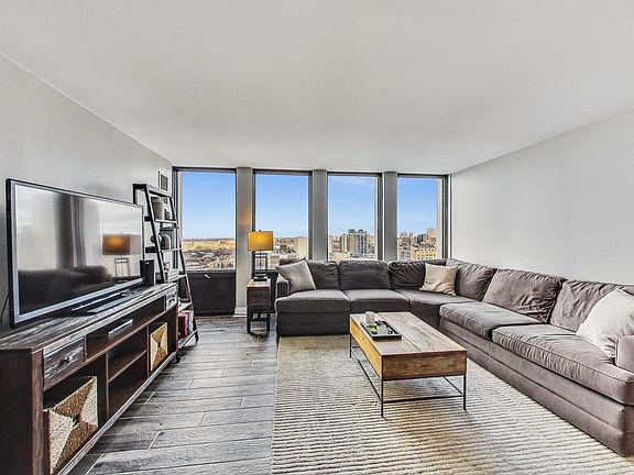 5th image of 444 W Fullerton Pkwy APT 2001