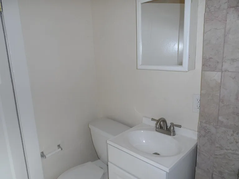 415 18th St #6 — Photo 11