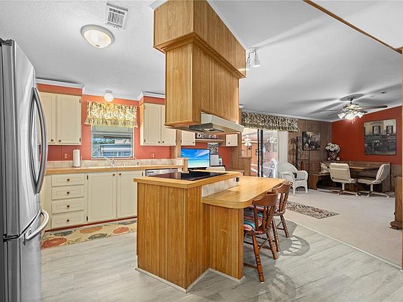 5th image of 5703 Holiday Park Blvd