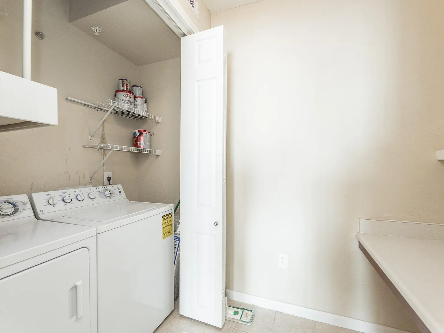 2 bed, 2.0 bath, 1258 sqft, $1,700 — Photo 3