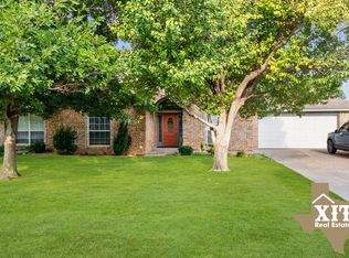 1912 Cherokee Trl, Dalhart, TX 79022