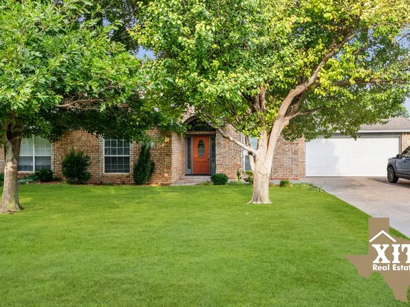 1912 Cherokee Trl, Dalhart, TX 79022
