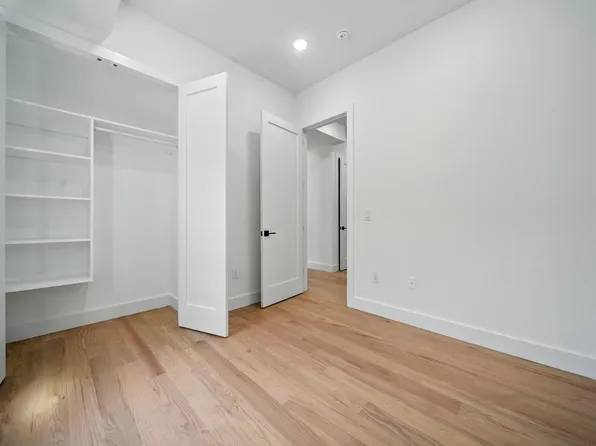 59 Waverly Street image 17 of 28