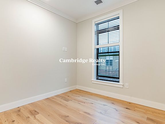 5th image of 157 Everett St #303T