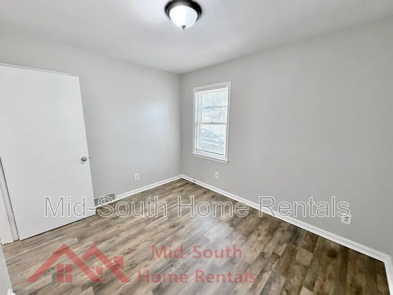 3040 S Edgeware Rd — Photo 16