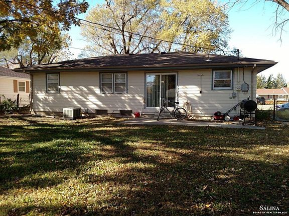 5th image of 2071 Quincy St