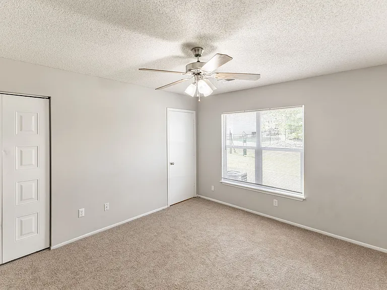 Madison Pines — Photo 29