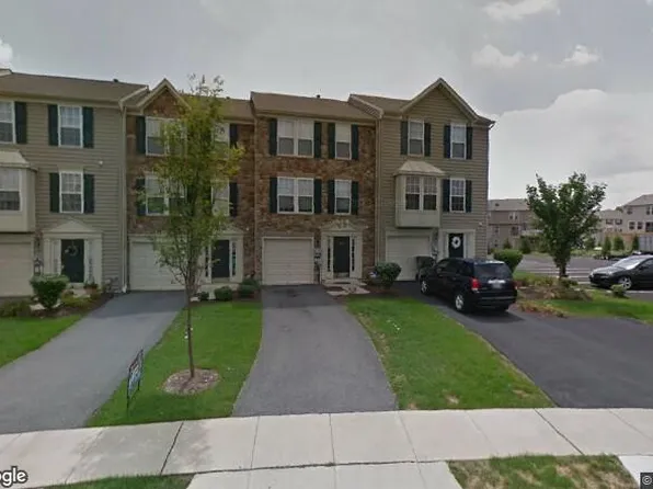 7840 Red Hawk Ct, Breinigsville, PA 18031