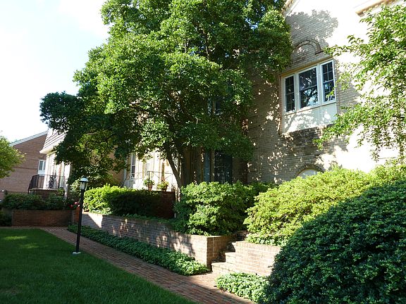 4th image of 11015 Wickshire Way