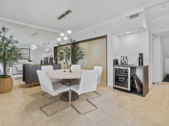 5th image of 520 Brickell Key Dr APT A307