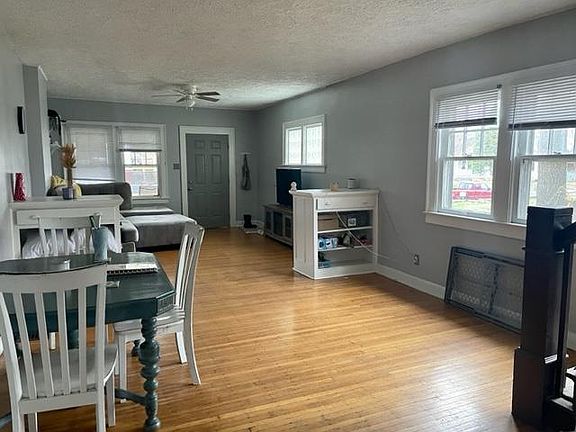 4th image of 4842 Winthrop Ave