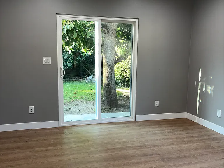19041 Vanowen St — Photo 11