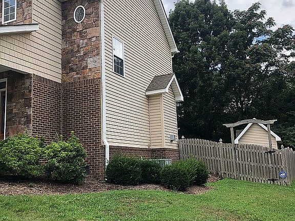 5th image of 6017 Stratford Park Blvd
