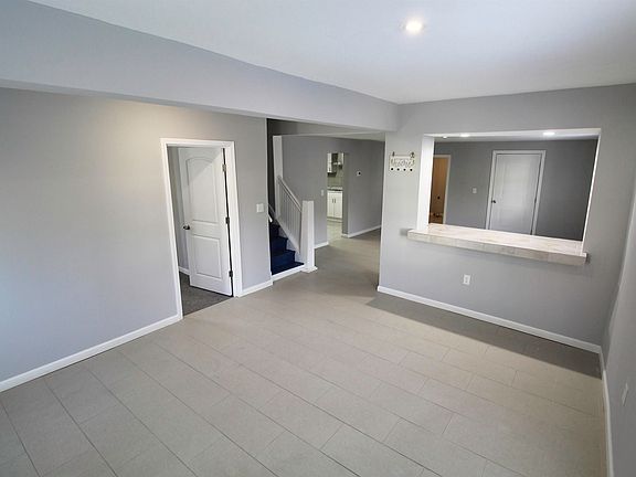 3rd image of 759 S Evans Ave