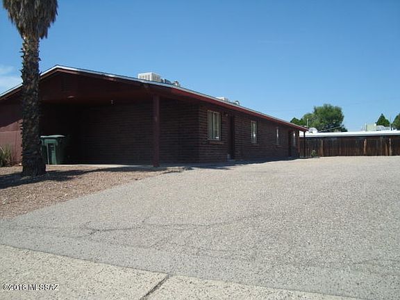 3rd image of 2947 N Palo Verde Ave