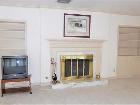 4th image of 275 Park Ave