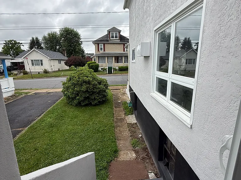 425 W Grace St — Photo 20