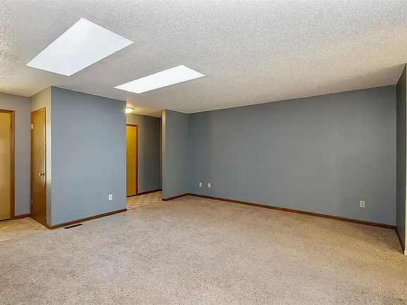 2nd image of 2339 Plaen View Dr