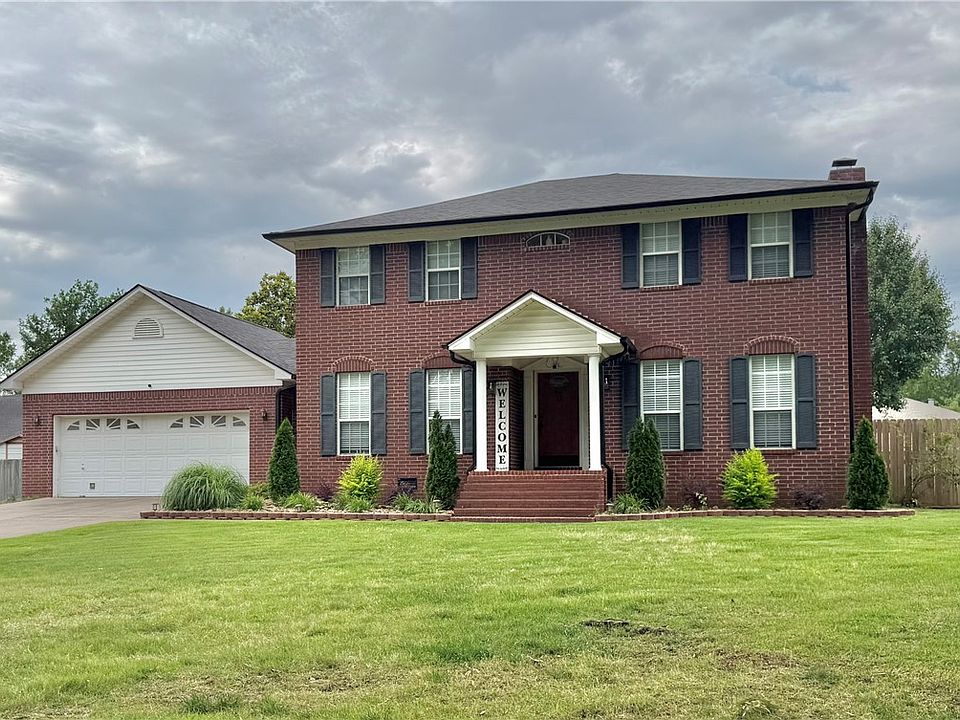 1st image of 904 Deerfield Ct
