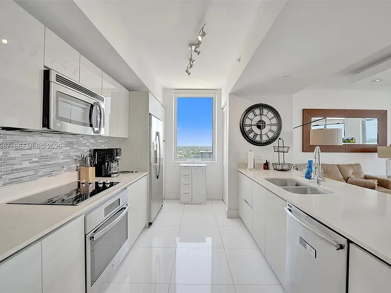 2600 E Hallandale Beach Blvd #T1902 — Photo 47