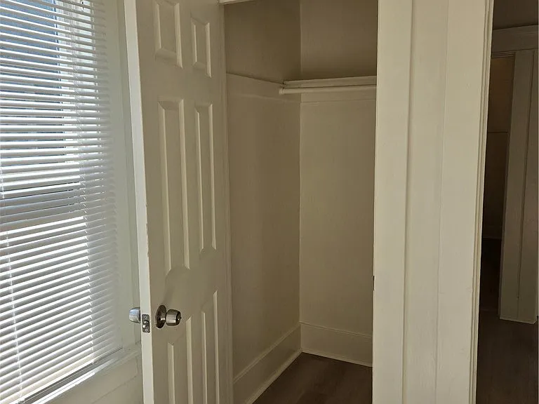 942 E 2nd St #8 — Photo 7