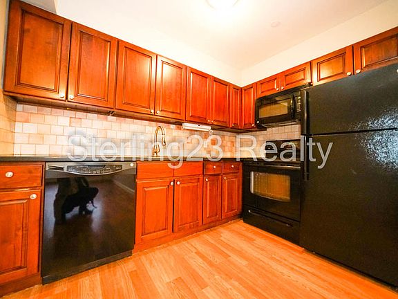 4th image of 27-16 12th St #3P