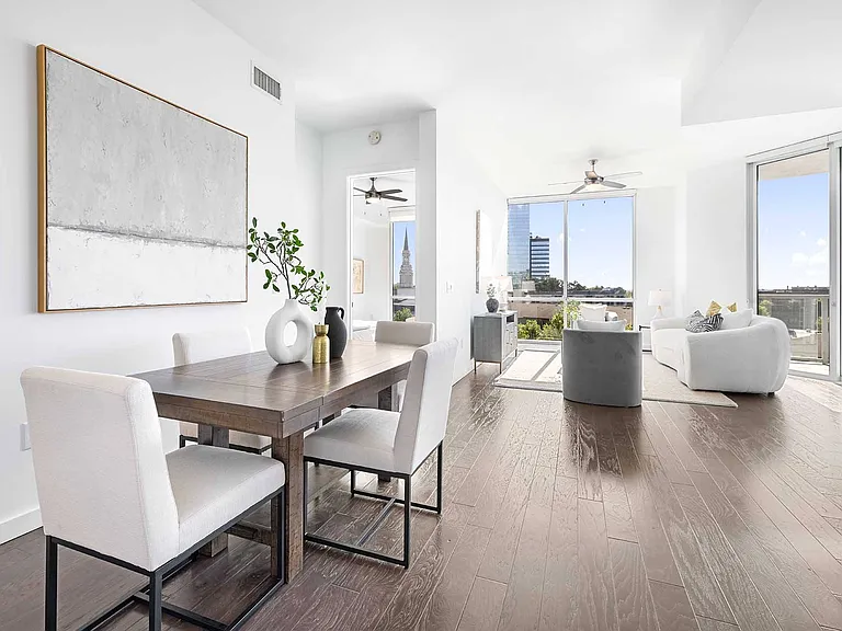 The Huntley Luxury Apartments — Photo 7