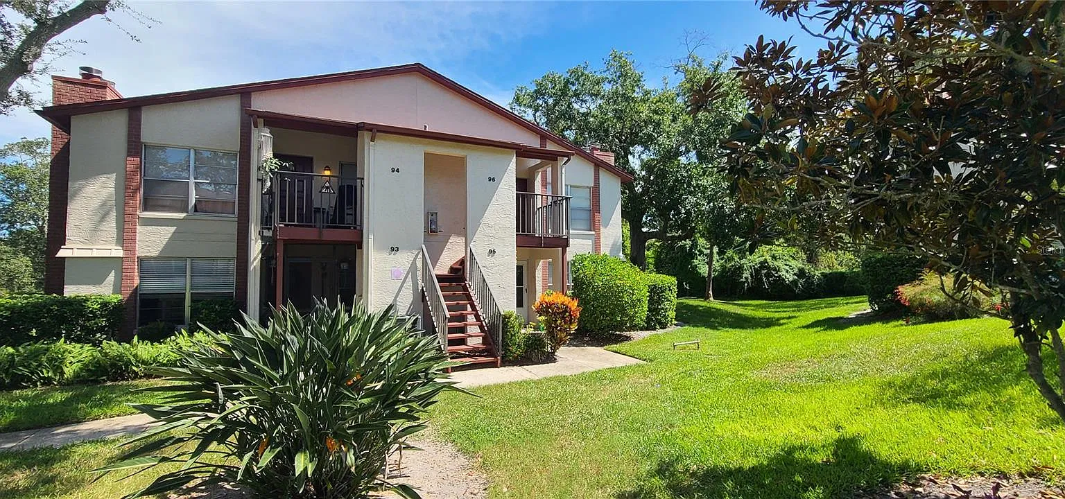 2 bed, 860 sqft, $1,900 — Photo 1