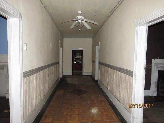 3rd image of 1043 Henley St