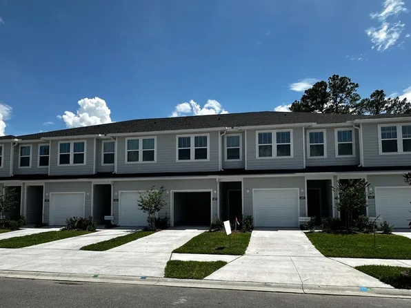 611 Holly Lakes Dr, Orange Park, FL 32073