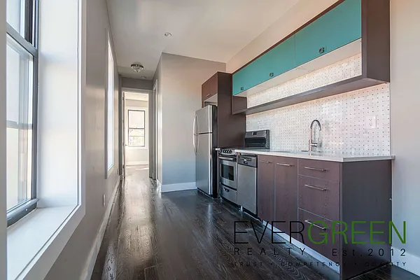 Rented by Evergreen Apartments BK | media 29