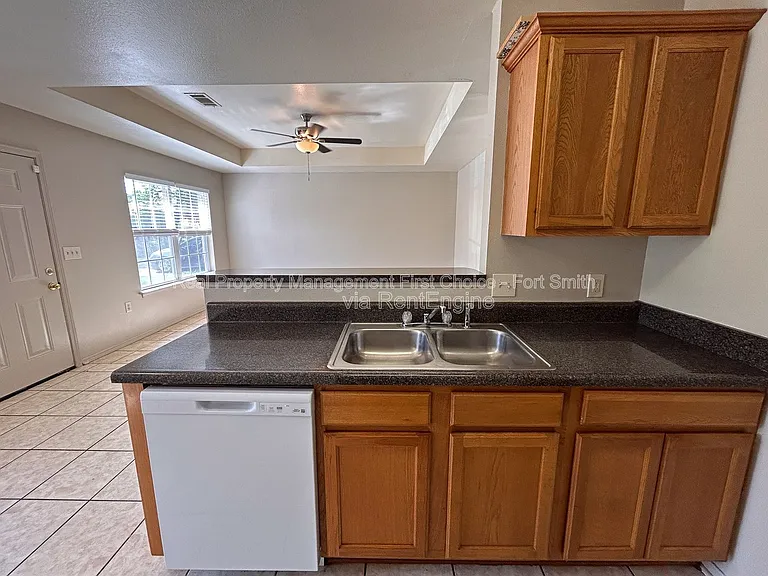 1439 Brazil St — Photo 6